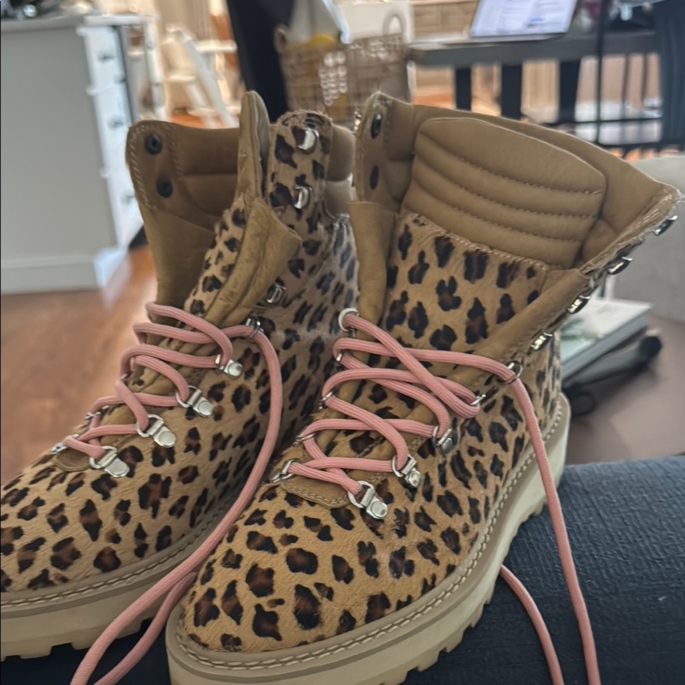 Leopard Print Women's Boots with Pink Laces